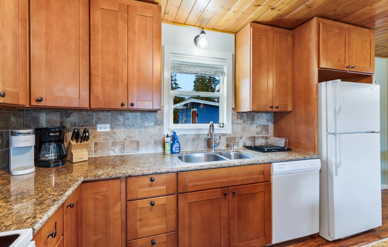 Building Photo - 7376 Birch Bay Dr