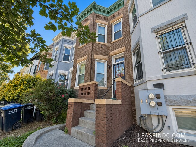 Building Photo - 3119 11th St NW