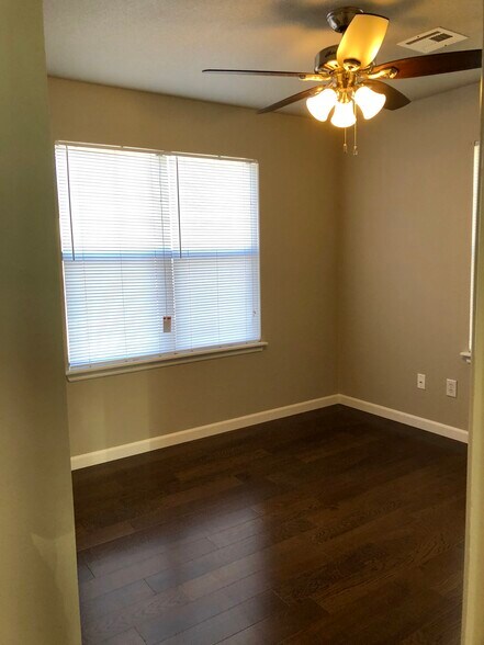 Bedroom - 5614 W 3rd St