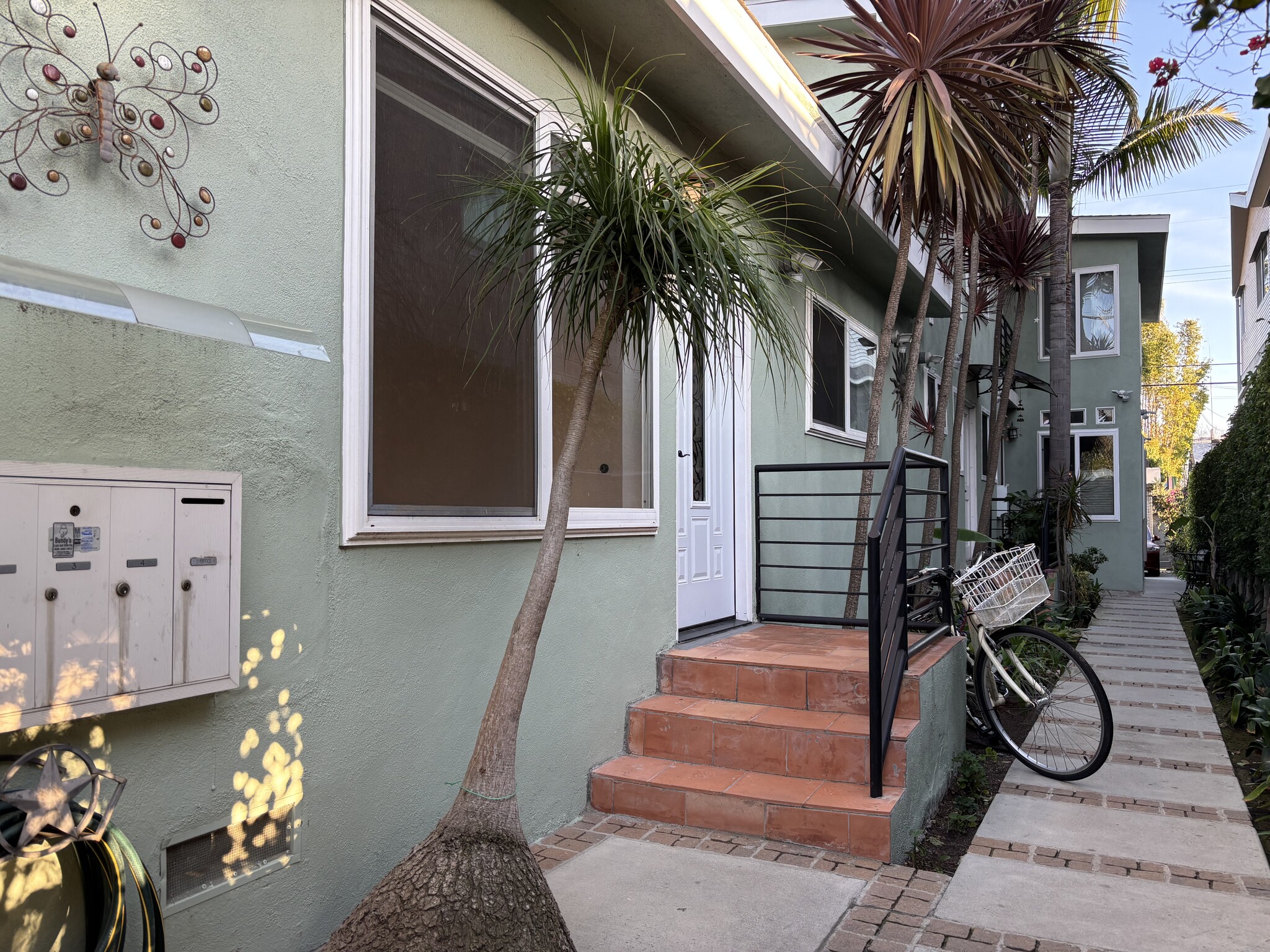 Exterior - 538 Brooks Ave