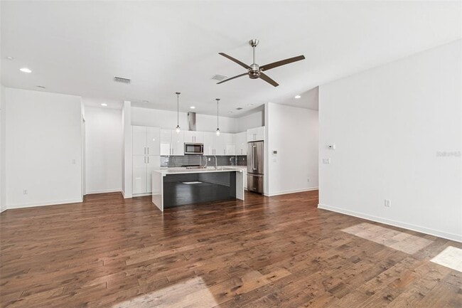 Building Photo - 6719 S Dauphin Ave