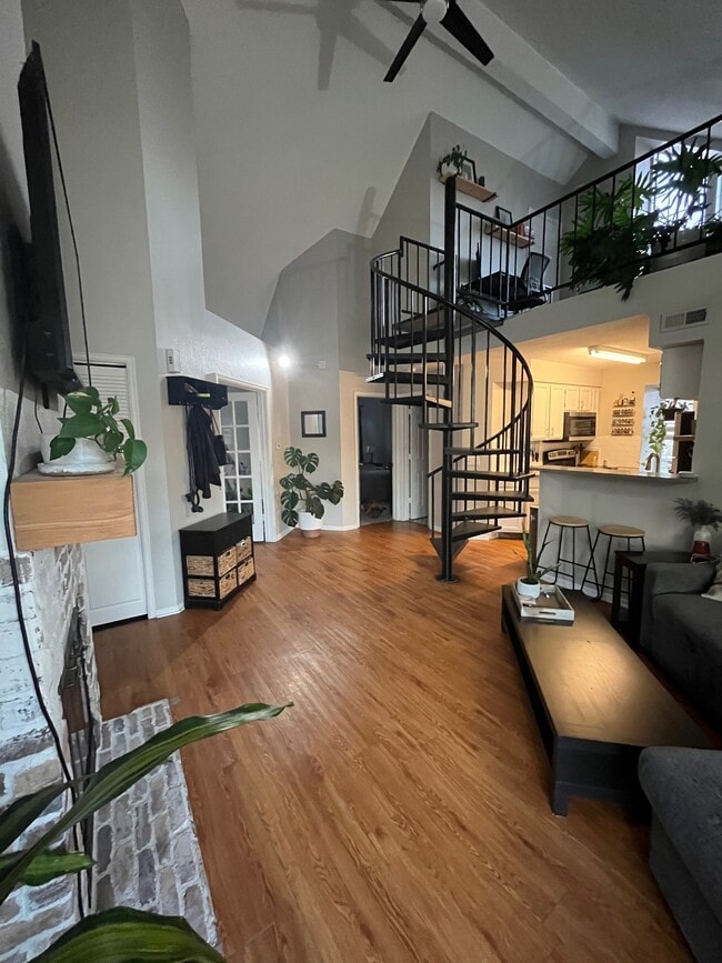 Building Photo - 13742 E Lehigh Ave