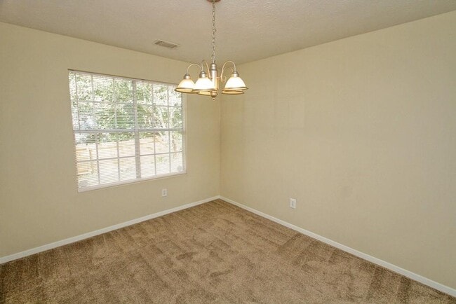 Building Photo - 210 Arborfield Way