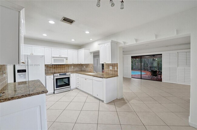 Building Photo - 5708 Mulberry Dr