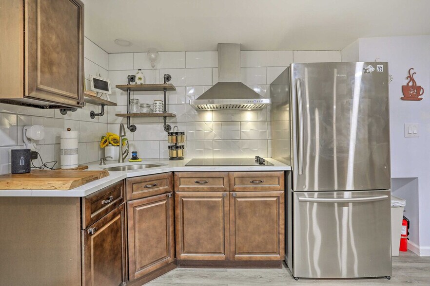 Building Photo - 79 Pehle Ave