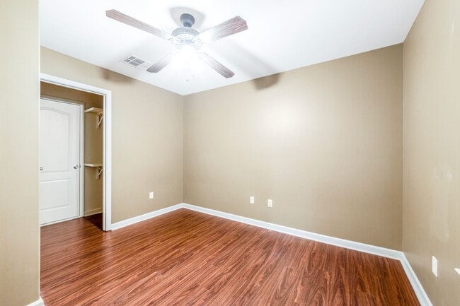 Building Photo - 3 Bedroom Townhouse in Broussard