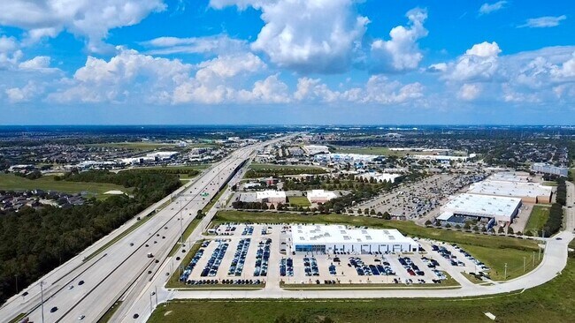 Building Photo - 2501 Gulf Fwy