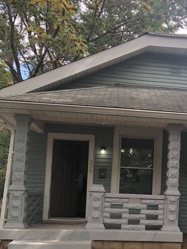 Building Photo - 239 N Tacoma Ave