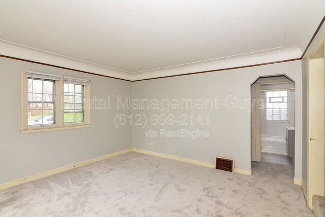 Building Photo - 4400 Xenia Ave N