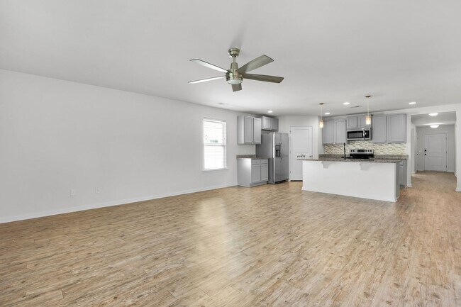 Building Photo - Bright & Spacious 4-Bedroom Home in Savannah’s Godley Park