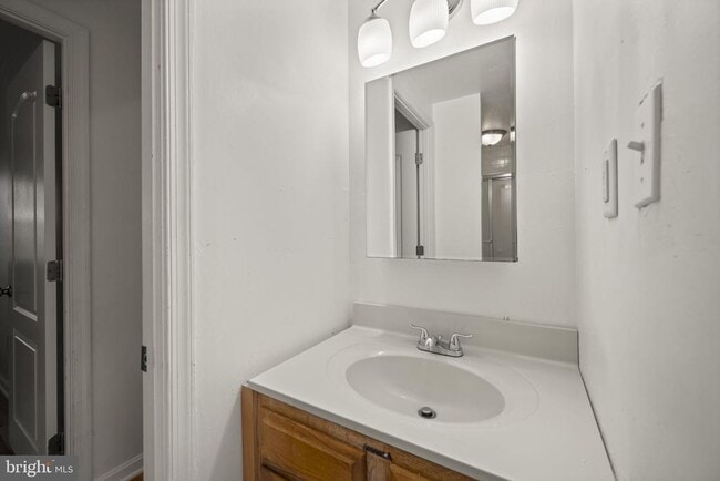 Building Photo - 5451 Endicott Ln