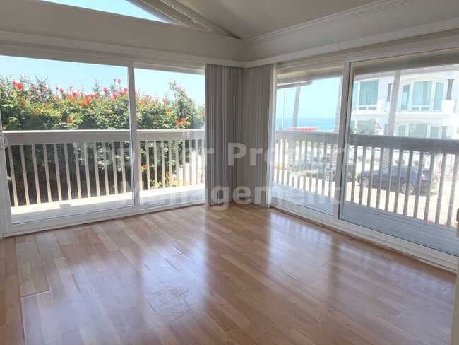 Building Photo - ***Beautiful Oceanfront 3 bed, 2 bath, 2,076 sqft House in Carlsbad Village - Available 07/01***O...