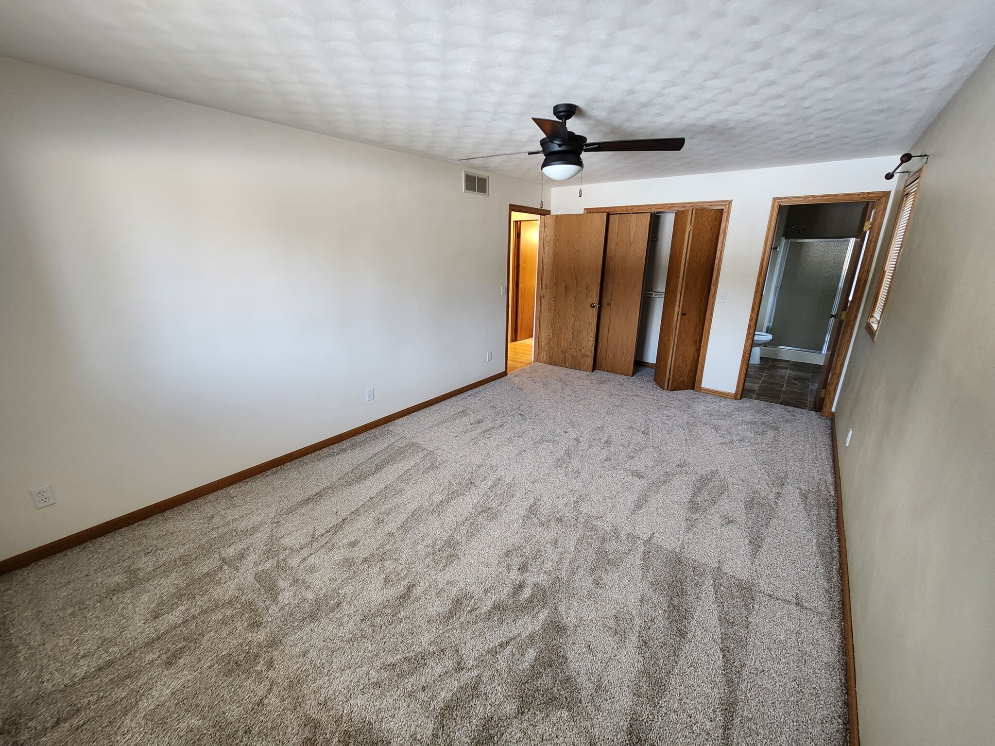 Master Bedroom - 1502 W Weiland Ln