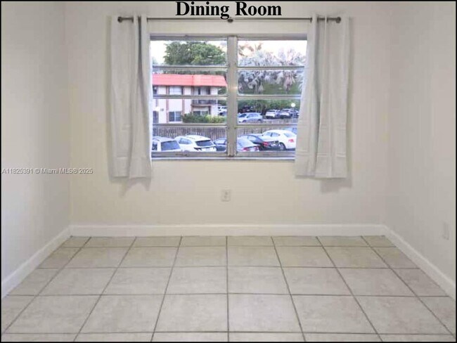 Building Photo - 10651 SW 108th Ave