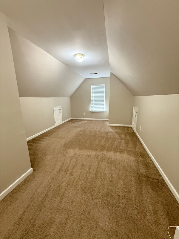 Building Photo - 1811 Deer Valley Ln