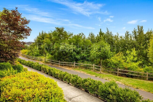 Building Photo - 14780 NW Hydrangea Ct