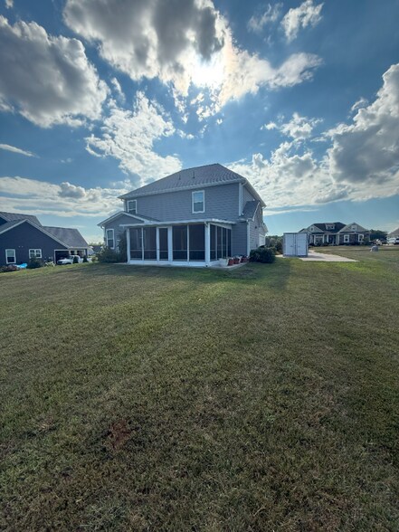 Building Photo - 155 Goldenrod Cir