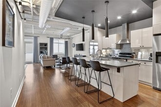 Building Photo - 805 Peachtree St NE