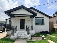 Building Photo - 2110 Eads St