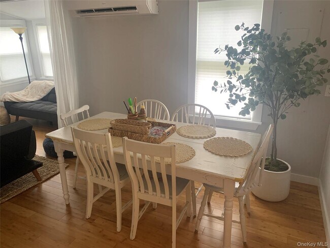 Building Photo - 30 Bungalow Ln