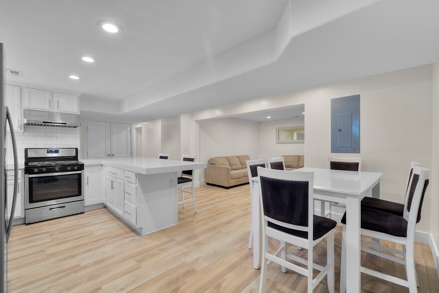 Building Photo - 10454 S Golden Willow Dr