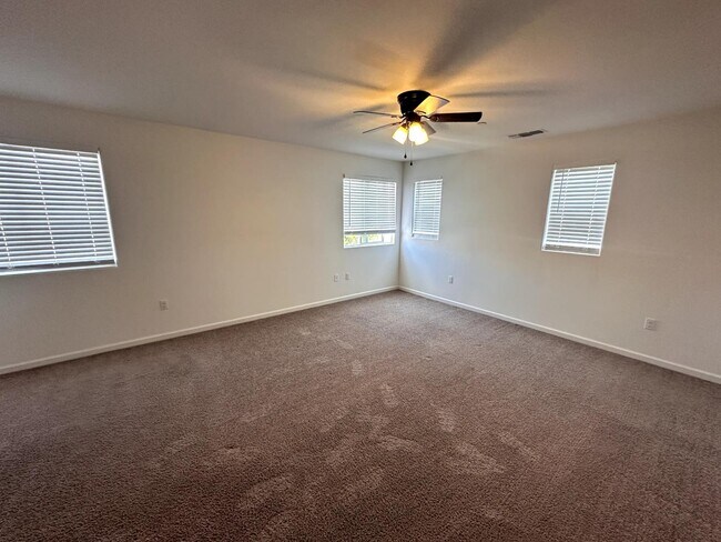 Building Photo - 2893 N Schneider Ave