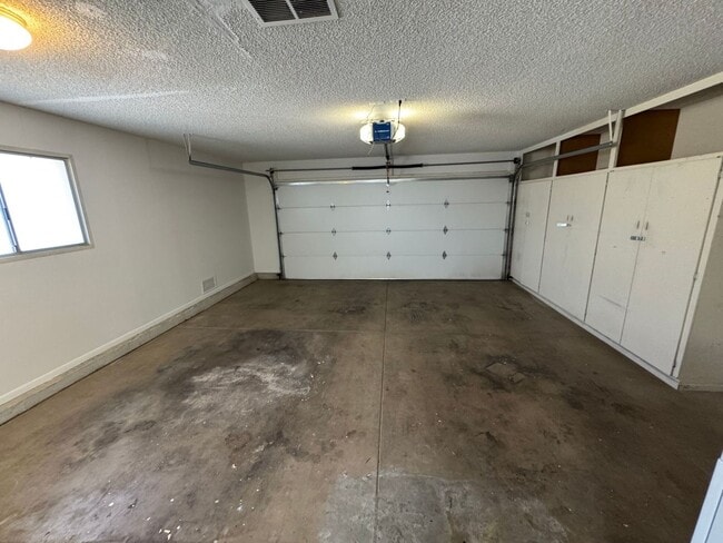 Building Photo - 55+ Sun City Home