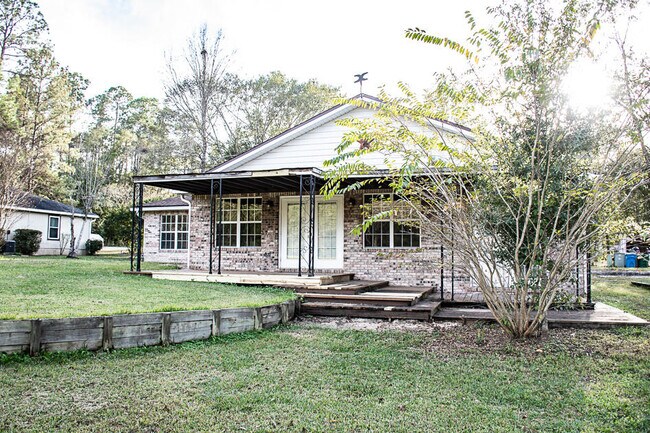 Building Photo - 112 Golf Course Dr