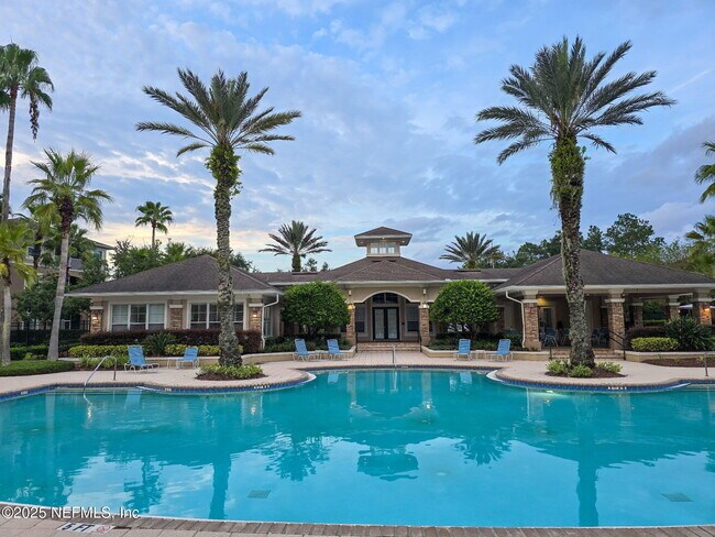 Building Photo - 7990 Baymeadows Rd