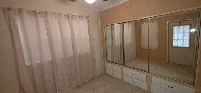 Building Photo - 163 Monarch Ln