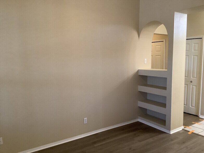 Building Photo - 6676 Augusta Hills Dr NE