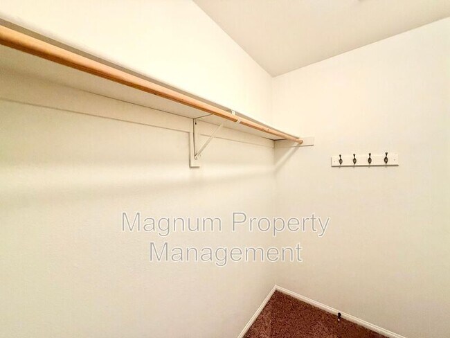 Building Photo - 33517 Cedar Creek Ln