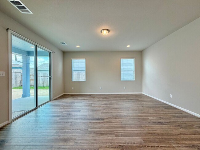 Building Photo - 207 Cherry Blossom Ln