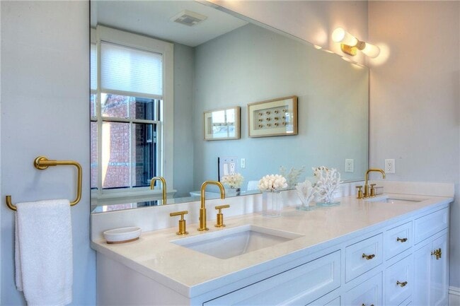 Building Photo - 30 Red Cross Ave