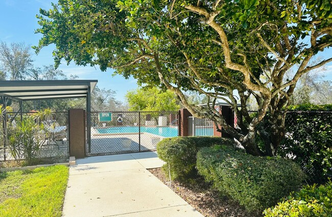 Building Photo - Charming fully furnished 2/2 home in Natur...