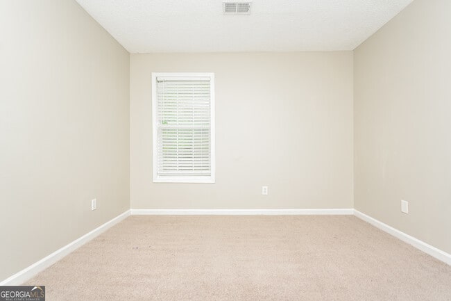 Building Photo - 10253 Commons Crossing