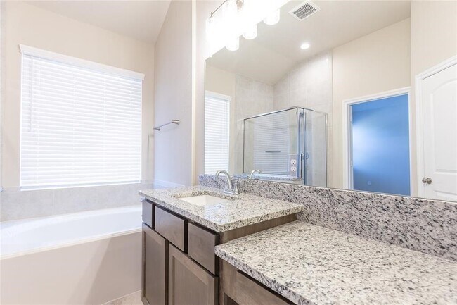 Building Photo - 5546 Sallow Bay Ln