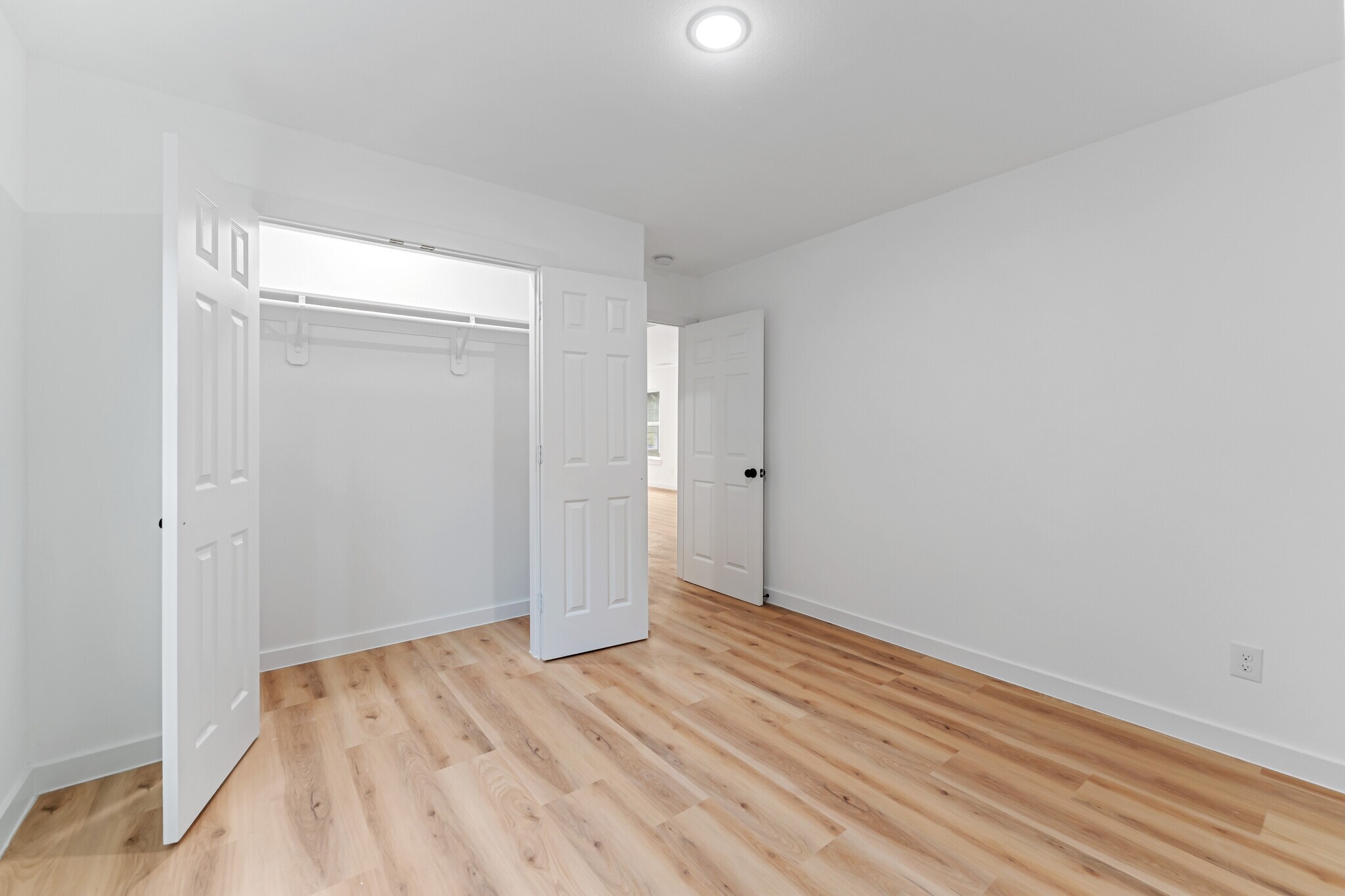Building Photo - 9320 Firnat St