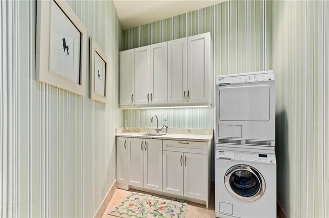 Building Photo - 3376 Peachtree Rd NE