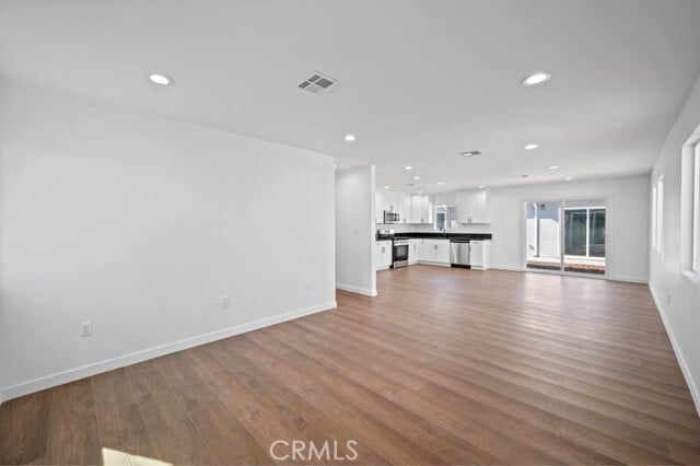 Building Photo - 7443 Balcom Ave