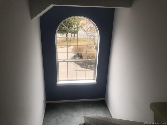 Building Photo - 560 Silver Sands Rd