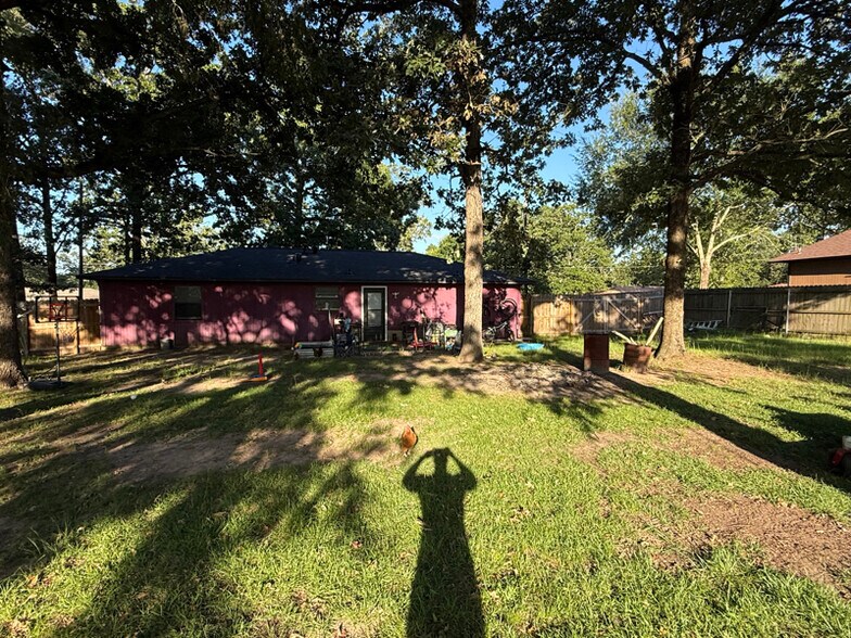 Building Photo - 3153 Roosevelt Dr