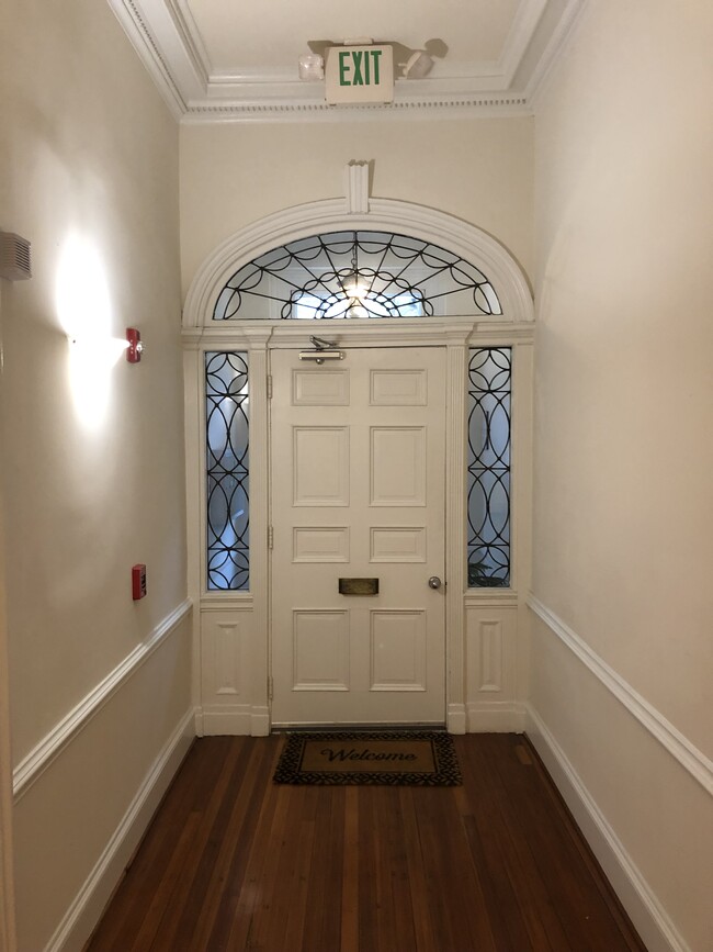 Building Photo - 509 Cathedral St