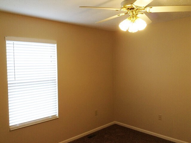 Building Photo - 8778 Woodridge Dr