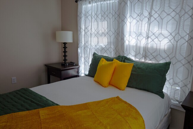 Building Photo - Honey Hive