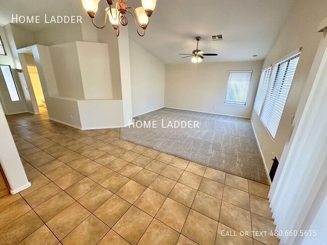 Building Photo - 1028 S Roca St