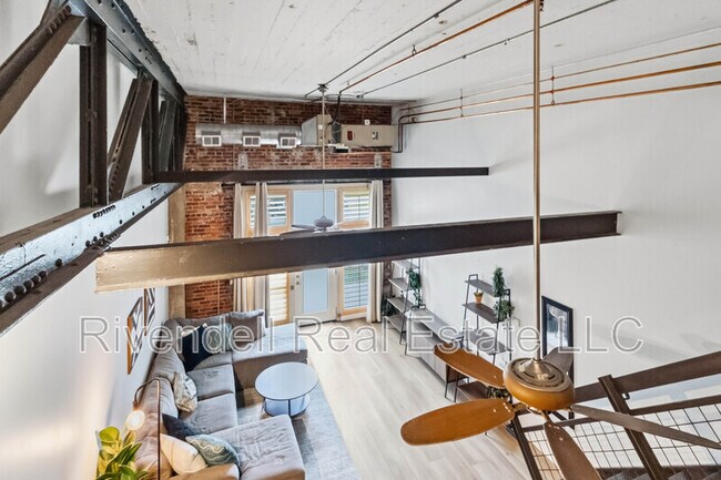 Building Photo - 1111 Osage St