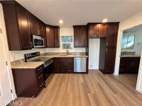 Building Photo - 520 W Rte 66