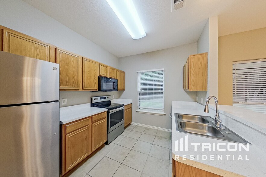 Building Photo - 1505 Yellowbird Ct