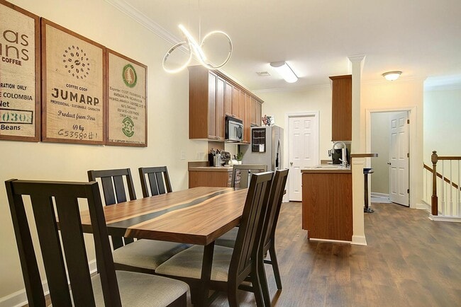 Building Photo - 148 Golfview Ln